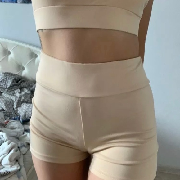 2 PC Yoga shorts and Bra set - Picture 4 of 5